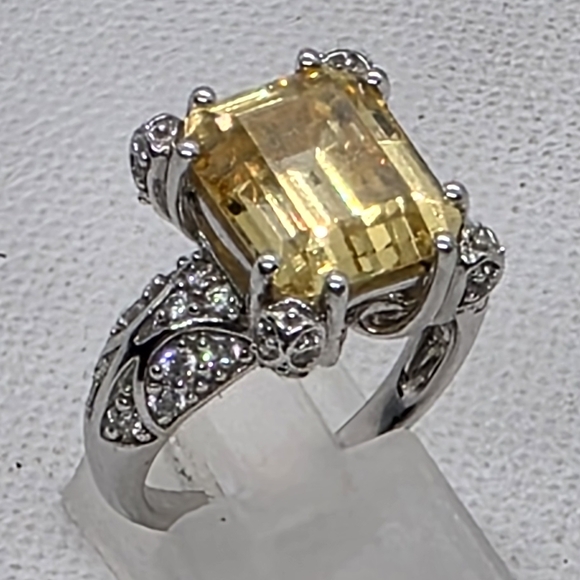 SOLD Mesmerizing Estate Victoria Wieck Canary Quartz Sparkling Ring - Picture 5 of 9